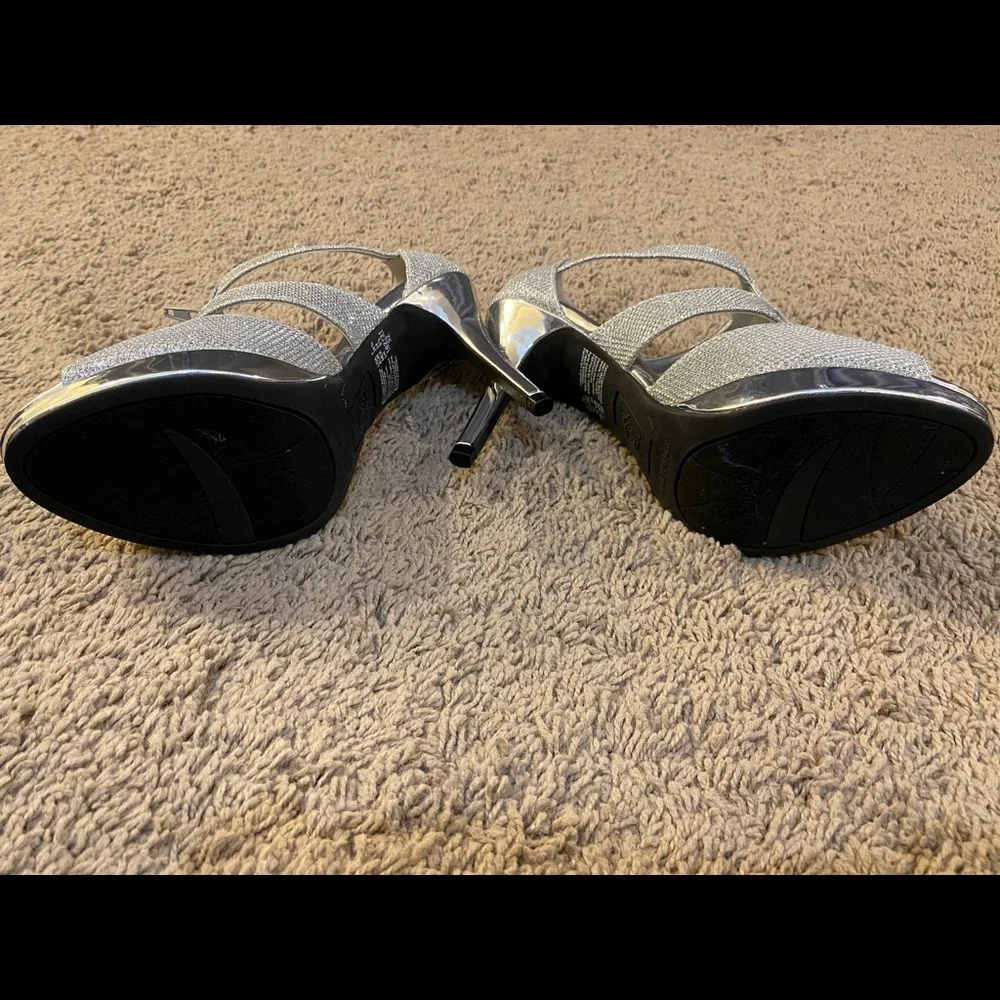 🩶Fiona • silver sparkle platform heels • 7 • EUC⚡️ - Picture 6 of 6